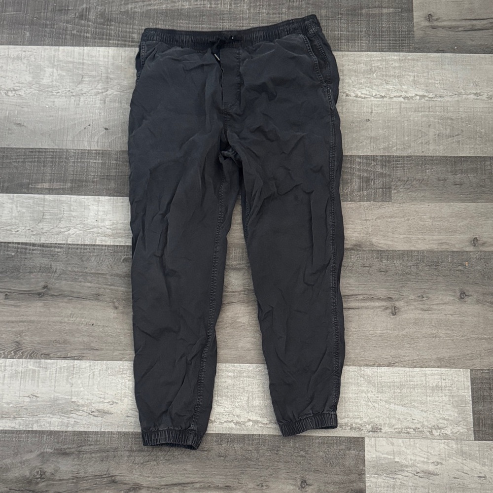 American Eagle Outfitters Men's Black cargo Joggers